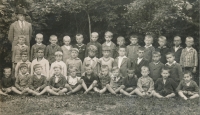 Třídní fotografie Jindřicha Matouška ze základní školy