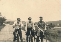 Jindřich Matoušek (right) with friends during World War II