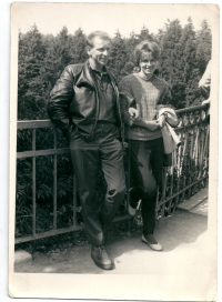 Rodiče Aleše Blahého Oplíštila, cca 1964, 1965, před jeho narozením