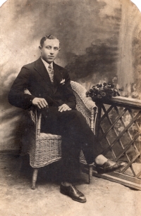 Tatínek Bohuslav Kunc, Volyně 1936 