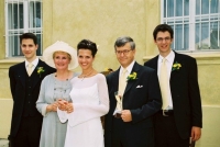 Ludmila a Antonín Stáňovi a jejich tři děti, 2001