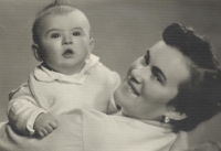 Jan Tomsa s maminkou, 1961