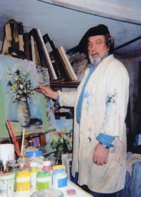 Vladimír Vlk ve svém ateliéru v Mladé Boleslavi, někdy kolem roku 2000