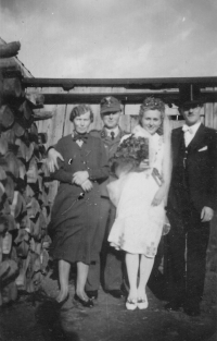 Svatba rodičů, 1942 