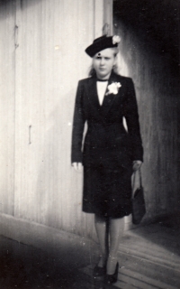 Maminka v Berlíně, 1944