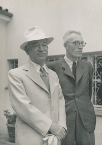 Otec Bohuslav Matouš s Edvardem Benešem, Sezimovo Ústí, červenec 1948