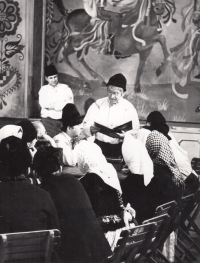 Vojtěch Kunčík při natáčení seriálu Slovácko sa nesúdí