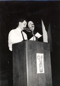Pavel Horák during the speech at the Civic Forum in 1989