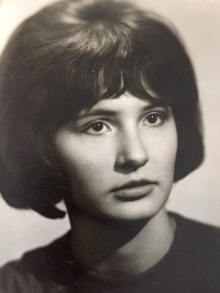 Ludmila Stáňová v maturitním ročníku, 1964