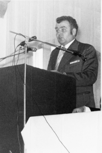 Předseda sloučeného JZD Pokrok Otice na Výroční schůzi v roce 1979 v otickém kulturním domě