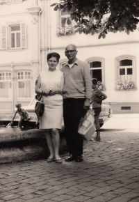 Se strýcem Jaroslavem Švarcbekem, Německo, 1967