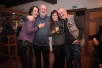 V Radkovicích v krčmě U Knollů, zleva dcera Markéta, J. Dobiáš, místní dívka a Oldřich Navrátil, 2014