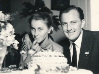 Manželé Kocábovi, svatební dort, 1952