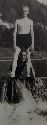 Bohuslav Doubravský, tchán Jindřicha Marka, při návštěvě Švýcarska se švagrem na Fritzem Mayerem přelomu 20. a 30. let 20. století