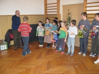 Milešovka výročí pamětník s dětmi 1995