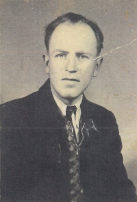 Karel Švarcbek, první polovina 40. let 20. století