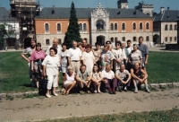 Jan Moudrý a jeho sourozenci se sešli po pádu železné opony na zámku Sychrov v roce 1992, téměř padesát let poté, co naposledy byli spolu pohromadě