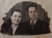 Raja Sičker from Kramatorsk with her husband