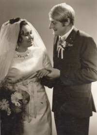 Svatební fotografie Jiřího a Janičatových, 11. září 1971