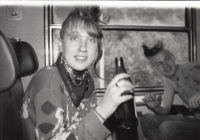 Pankáči ve vlaku na trase Sokolov-Dasnice, 1988