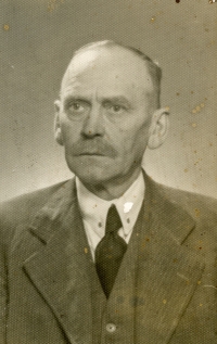 Portrétní fotografie Leopolda Kanclíře z roku 1942