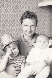 Jiří Kocián with children Svatava and Petr, 1978