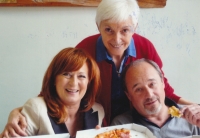 Lída Engelová (uprostřed) se Simonou Stašovou a Viktorem Preissem, Český rozhlas, 2012