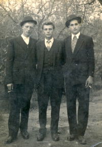 Štramáci ze Šumice - zprava Matěj Kalina, Petr Velich a Johan Kalina, 60. léta