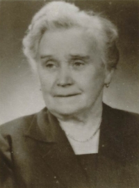 Babička Heleny Svobodové Anežka Scheuflerová (roz. Prchlíková) v roce 1960