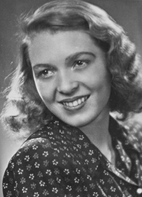 Pamětnice Zdeňka Halounová v mládí