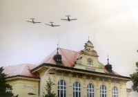 Přelet letky Aeroklubu Tábor na počest generála Karla Mareše, Tábor, 2015