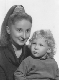 Jana Altmannová with son Jiří, 1971