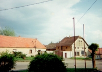 Miskovice  16 a 19 - Veverák, statky rodiny Blahoslava Řepy, 1993 