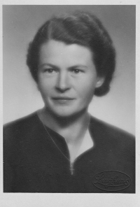 Maminka Oldřicha Plívy, 40. léta