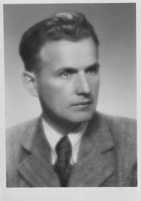 Tatínek Oldřicha Plívy, 40. léta