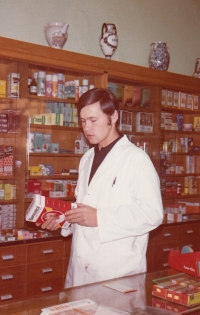 Milan Prokop jako lékárenský učeň v Meinersenu v Dolním Sasku