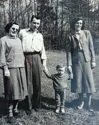 Eva Orthofer s rodiči, asi rok 1955