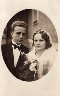 Svatební fotografie rodičů Josefa Roubíčka, Mnichovice 1932