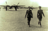 Karel Mareš (vlevo) v době po návratu ze SSSR, 1947