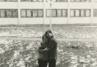 S manželkou Marcelou na vysokoškolských kolejích v Praze na Strahově v roce 1973