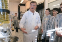 Exkurze v laboratoři opavské Tevy v roce 2013