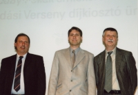 Zleva Dr. Alexandr Jegorov, Dr. Pavel Blatný a ing. Ladislav Cvak jako tři ocenění v Tel Avivu v roce 2008