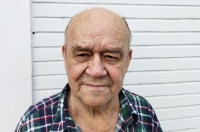 Jindřich Marek v roce 2023 na balkónu bývalého rodinného hotelu