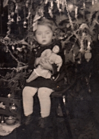 Adelina - Vánoce 1941, Turda 