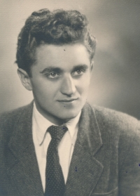 Stanislav Klicpera, starší bratr Marty Neužilové, v roce 1949 nebo 1950