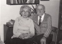 Otec Reného Rudolf Dlouhý s Miluškou Rachmadžanovou kolem roku 1988