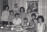 Natálie Mikušková s rodinou, 1974