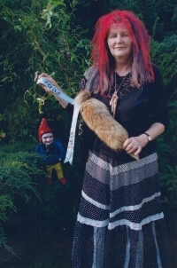 Nejstarší čarodějnice na okrese, paní Amálie Gajdošíková v roce 2008