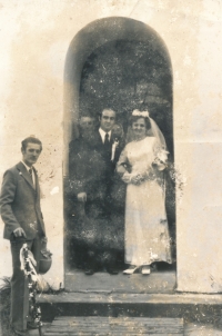 Novomanželé Štikovi, Šumice, 1974