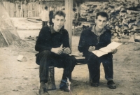 František Štika (vpravo) při studiích v Božovicích, 60. léta